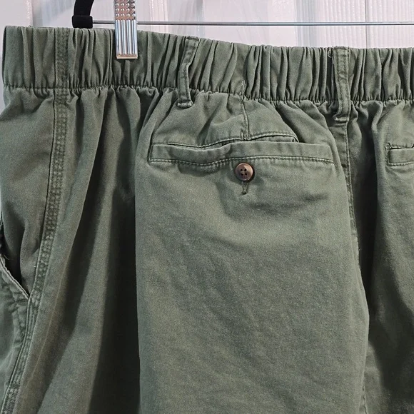 Old Navy Green Bermuda Shorts Classic Cotton Twill - Picture 7 of 11